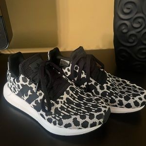 Addidas Cheetah Sneakers 6.5 Brand New